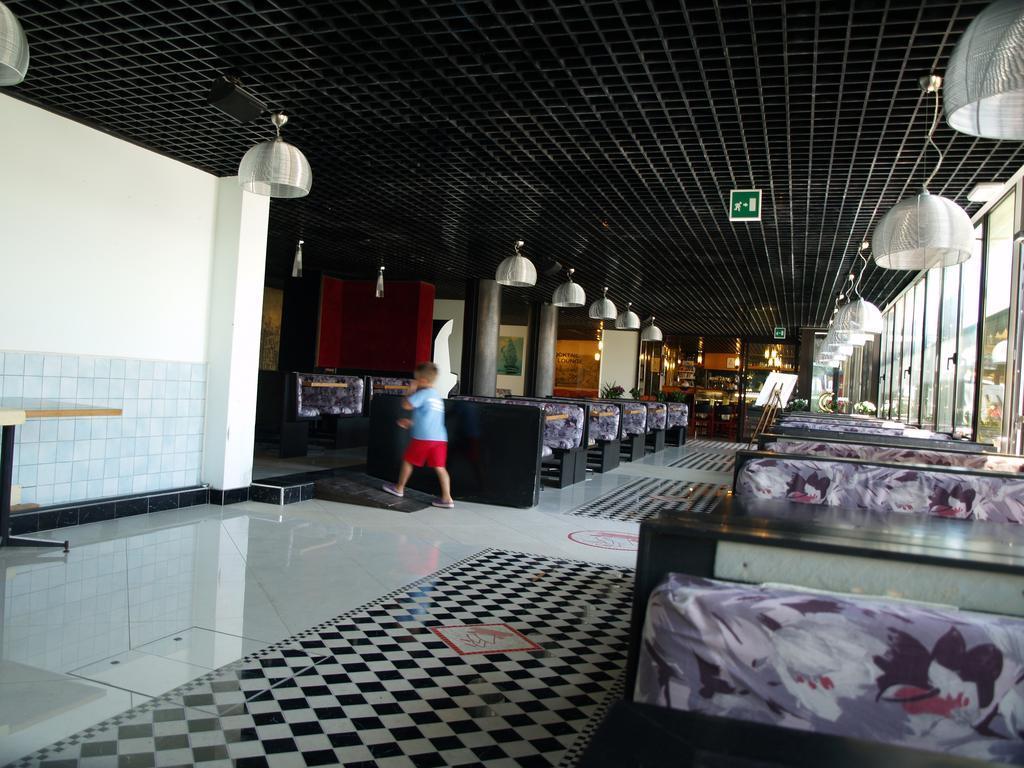 Hotel Caravelle&Minicaravelle ลิโดดิเยโซโล ภายนอก รูปภาพ