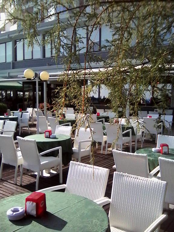 Hotel Caravelle&Minicaravelle ลิโดดิเยโซโล ภายนอก รูปภาพ