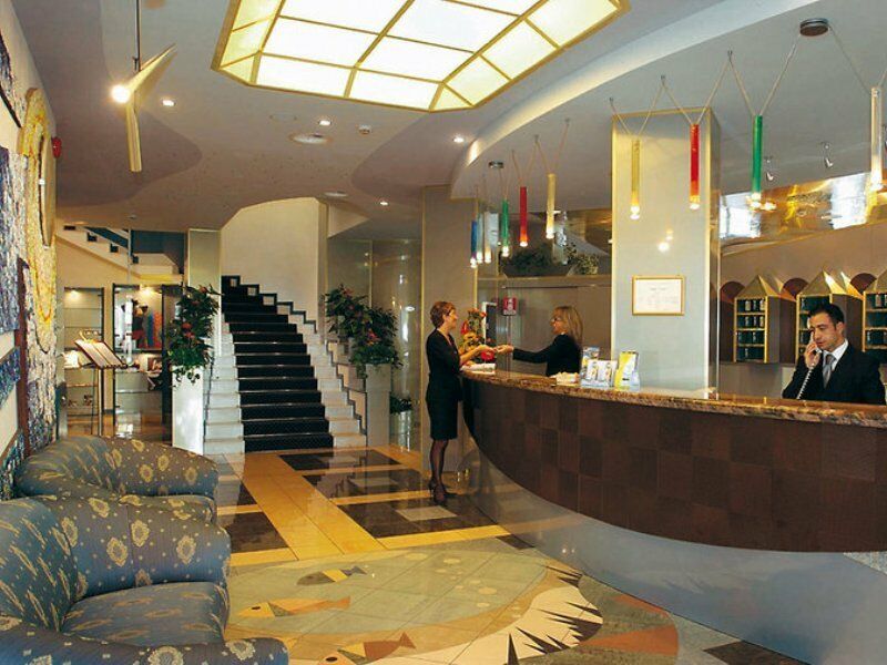 Hotel Caravelle&Minicaravelle ลิโดดิเยโซโล ภายนอก รูปภาพ